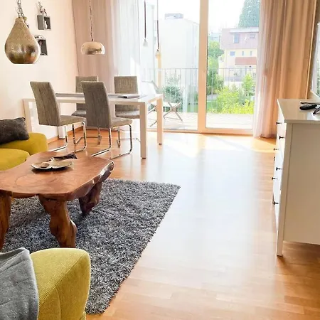 Moderne Direkt Am Bodensee